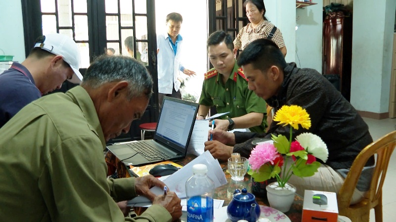 Cá đối tượng trước cơ quan điều tra (ảnh CACC)