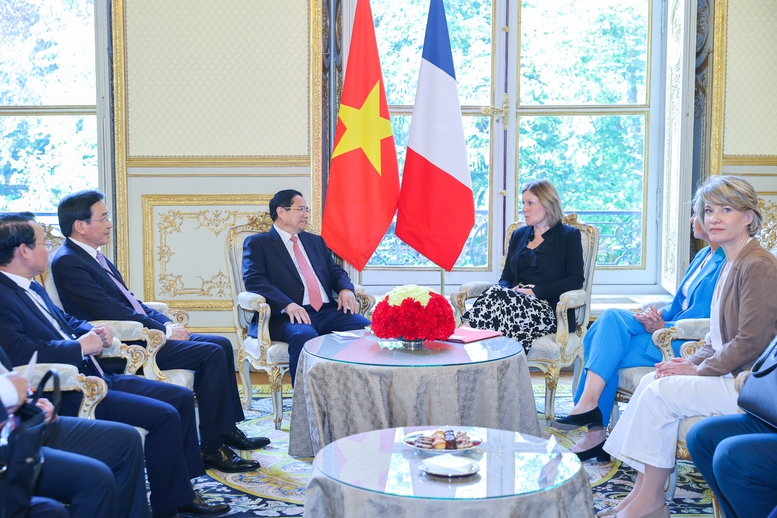 Thủ tướng Phạm Minh Chính nhấn mạnh Việt Nam luôn coi trọng và mong muốn tăng cường quan hệ hợp tác nhiều mặt với Pháp, nước Đối tác Chiến lược toàn diện đầu tiên của Việt Nam trong EU - Ảnh: VGP/Nhật Bắc Thủ tướng Phạm Minh Chính nhấn mạnh Việt Nam luôn coi trọng và mong muốn tăng cường quan hệ hợp tác nhiều mặt với Pháp, nước Đối tác Chiến lược toàn diện đầu tiên của Việt Nam trong EU - Ảnh: VGP/Nhật Bắc