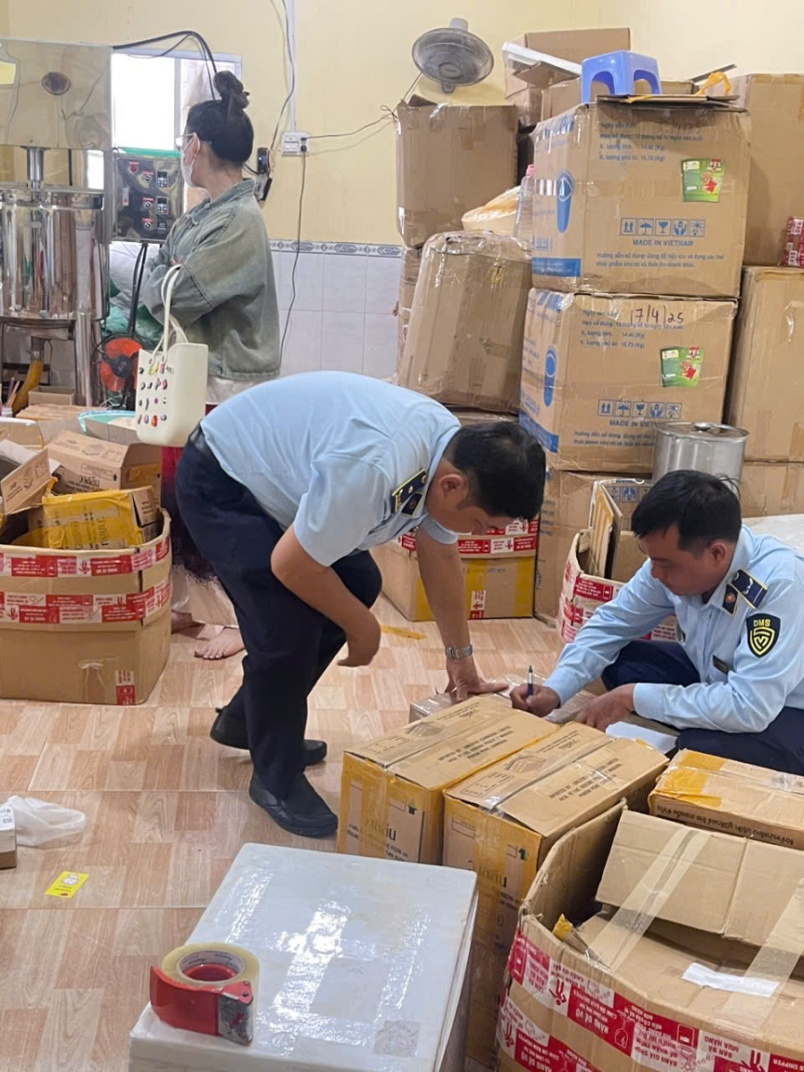 Lực lượng chức năng kiểm tra tại cơ sở