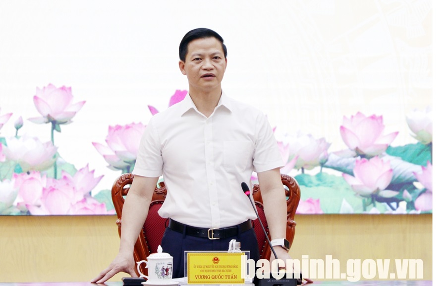 Chủ tịch UBND tỉnh Vương Quốc Tuấn phát biểu chỉ đạo phiên họp (Ảnh: bacninh.gov.vn)