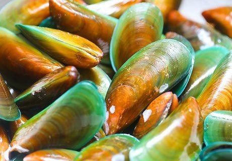 Sản phẩm chứa dầu vẹm xanh giúp cải thiện tình trạng thoái hóa cột sống hiệu quả.