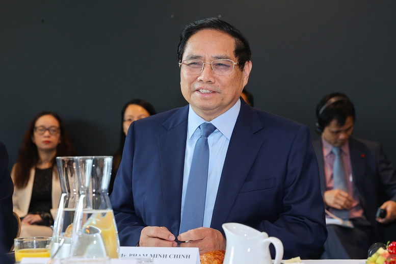 Thủ tướng khẳng định, Chính phủ Việt Nam luôn đồng hành, lắng nghe, hỗ trợ và tạo mọi điều kiện thuận lợi để cộng đồng doanh nghiệp nói chung và các nhà đầu tư nước ngoài, trong đó có doanh nghiệp Thụy Điển nói riêng đầu tư thành công, bền vững, lâu dài ở Việt Nam - Ảnh: VGP/Nhật Bắc