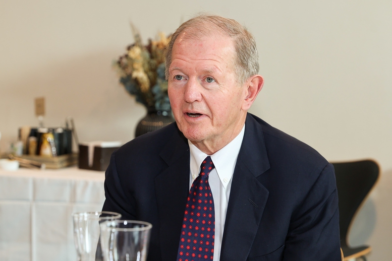 Ông Marcus Wallenberg và lãnh đạo một số doanh nghiệp thuộc hệ thống của Tập đoàn, như Astra Zeneca, Ericsson… đã trao đổi, tìm hiểu cơ hội và kế hoạch đầu tư tại Việt Nam trong các lĩnh vực năng lượng, tài chính, khoa học, công nghệ, viễn thông… - Ảnh: VGP/Nhật Bắc