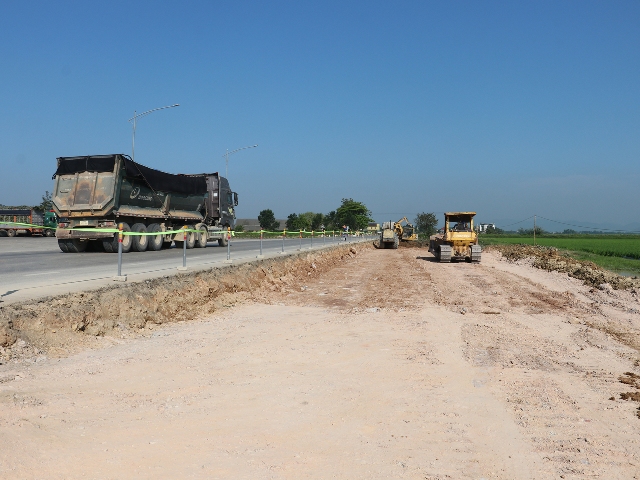 Nghệ An tập trung tháo gỡ vướng mắc, đẩy nhanh tiến độ hai dự án giao thông trọng điểm