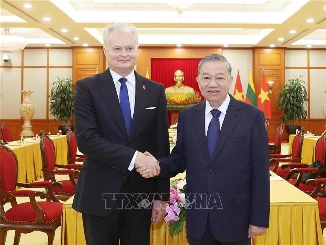 Tổng Bí thư Tô Lâm hội kiến Tổng thống Cộng hòa Litva Gitanas Nauseda. (Ảnh: Thống Nhất/TTXVN)