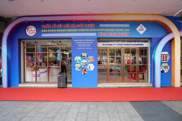 Showroom xuất khẩu số 92-96 đường Nguyễn Huệ, Quận 1, thành phố Hồ Chí Minh.