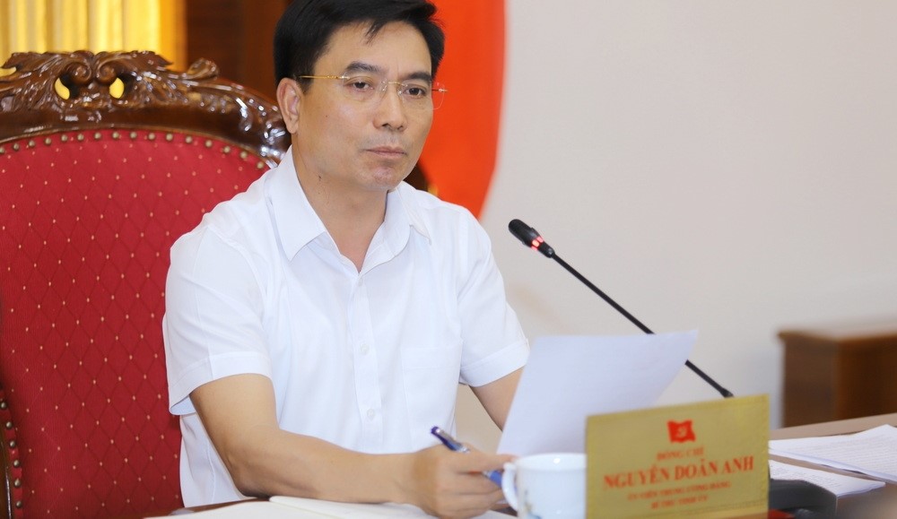 Bí thư Tỉnh ủy Nguyễn Doãn Anh chủ trì hội nghị.