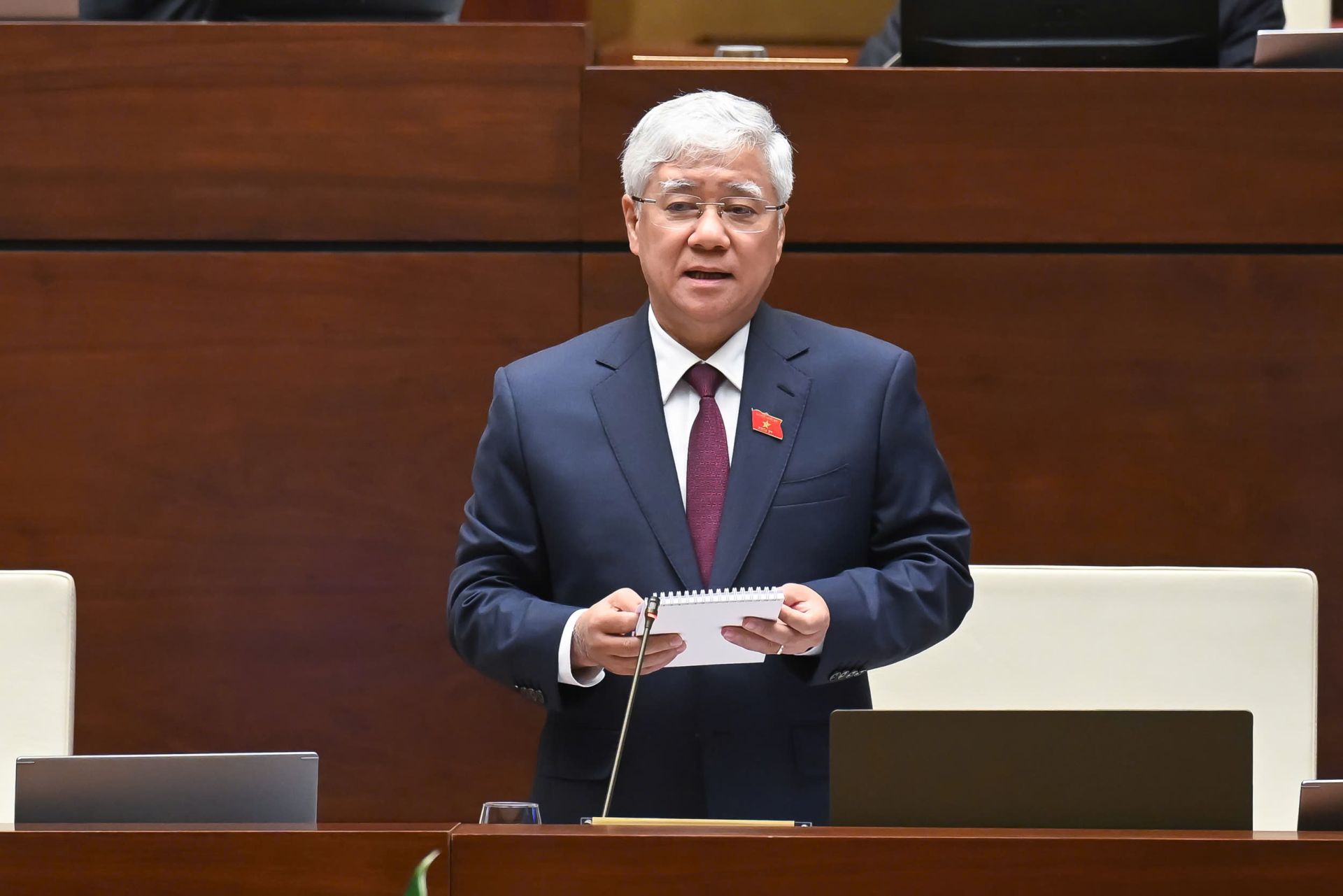 Chủ tịch Ủy ban Trung ương MTTQ Việt Nam Đỗ Văn Chiến giải trình nội dung đại biểu Quốc hội quan tâm