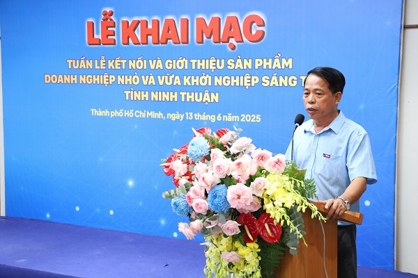 Đại biểu phát biểu trong lễ khai mạc
