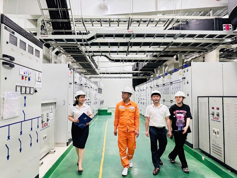 PC Ninh Bình hướng dẫn khách hàng cách sử dụng điện an toàn, tiết kiệm, hiệu quả PC Ninh Bình hướng dẫn khách hàng cách sử dụng điện an toàn, tiết kiệm, hiệu quả