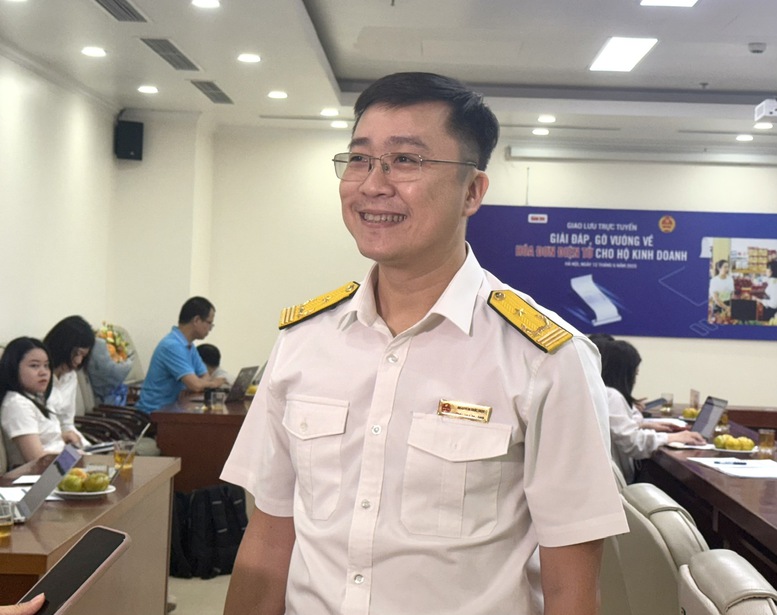 Ông Nguyễn Đức Huy - Phó Trưởng ban Nghiệp vụ Thuế (Cục Thuế) tham gia giải đáp trực tuyến - Ảnh: VGP/HT Ông Nguyễn Đức Huy - Phó Trưởng ban Nghiệp vụ Thuế (Cục Thuế) tham gia giải đáp trực tuyến - Ảnh: VGP/HT