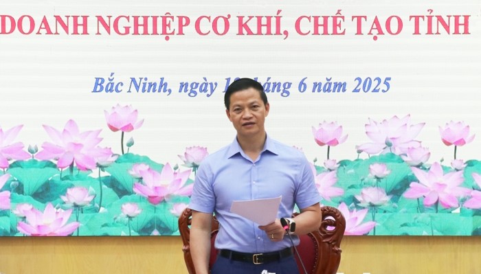 Chủ tịch UBND tỉnh Vương Quốc Tuấn phát biểu kết luận Hội nghị. Chủ tịch UBND tỉnh Vương Quốc Tuấn phát biểu kết luận Hội nghị.