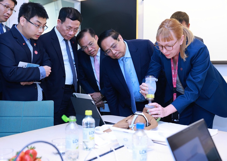 Viện Karolinska là một trong những trường đại học y khoa hàng đầu thế giới (thuộc top 50 thế giới trong về đào tạo chuyên ngành y) và là trung tâm đào tạo và nghiên cứu y học danh tiếng nhất Thụy Điển - Ảnh: VGP/TTXVN Viện Karolinska là một trong những trường đại học y khoa hàng đầu thế giới (thuộc top 50 thế giới trong về đào tạo chuyên ngành y) và là trung tâm đào tạo và nghiên cứu y học danh tiếng nhất Thụy Điển - Ảnh: VGP/TTXVN