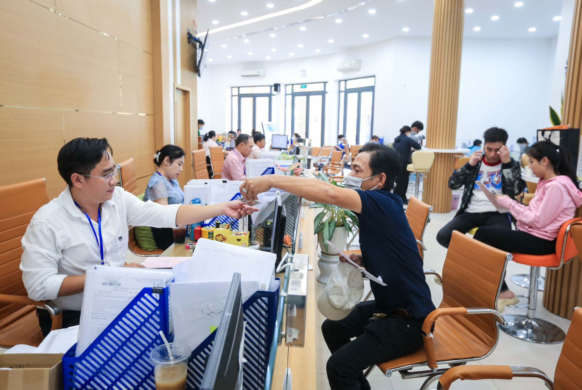 Bộ Chính trị: Đưa vào hoạt động đồng thời cấp tỉnh, cấp xã từ ngày 1/7. Ảnh minh họa, nguồn internet. Bộ Chính trị: Đưa vào hoạt động đồng thời cấp tỉnh, cấp xã từ ngày 1/7. Ảnh minh họa, nguồn internet.