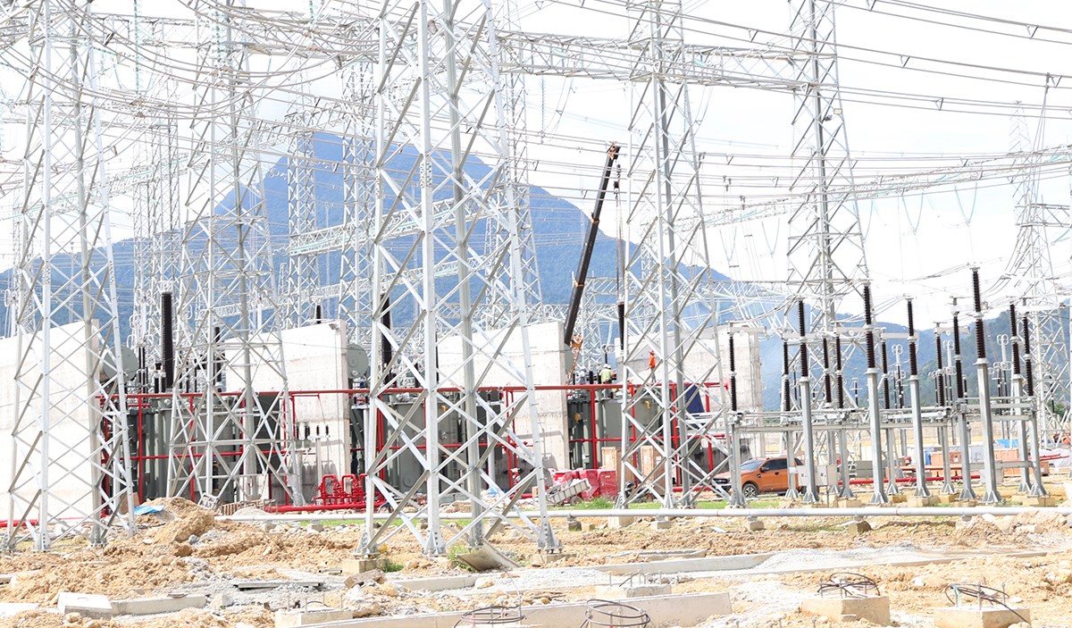 Thi công lắp đặt thiết bị tại Trạm biến áp 500kV Vĩnh Yên Thi công lắp đặt thiết bị tại Trạm biến áp 500kV Vĩnh Yên