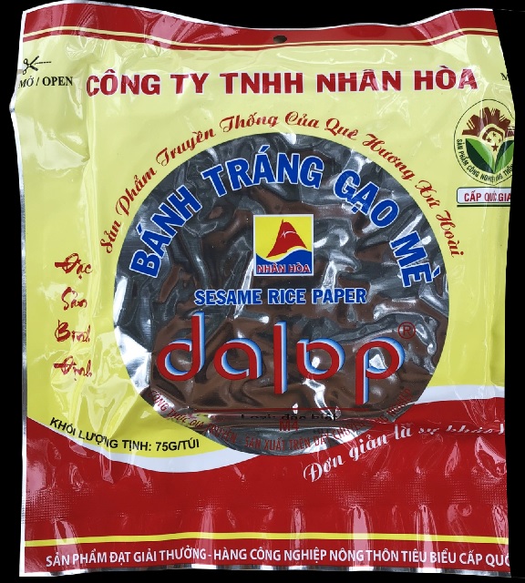 Bánh tráng gạo mè Dalop loại đặc biệt M4. Ảnh: Viết Hiền Bánh tráng gạo mè Dalop loại đặc biệt M4. Ảnh: Viết Hiền