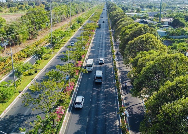 Hạ tầng giao thông được đầu tư, thúc đẩy phát triển kinh tế - xã hội