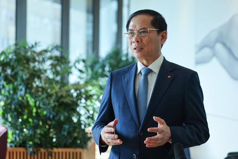 Phó Thủ tướng Bùi Thanh Sơn: Với 84 hoạt động dày đặc, có thể khẳng định chuyến công tác của Thủ tướng Chính phủ đã đạt được nhiều kết quả có ý nghĩa quan trọng, thực chất - Ảnh: VGP Phó Thủ tướng Bùi Thanh Sơn: Với 84 hoạt động dày đặc, có thể khẳng định chuyến công tác của Thủ tướng Chính phủ đã đạt được nhiều kết quả có ý nghĩa quan trọng, thực chất - Ảnh: VGP