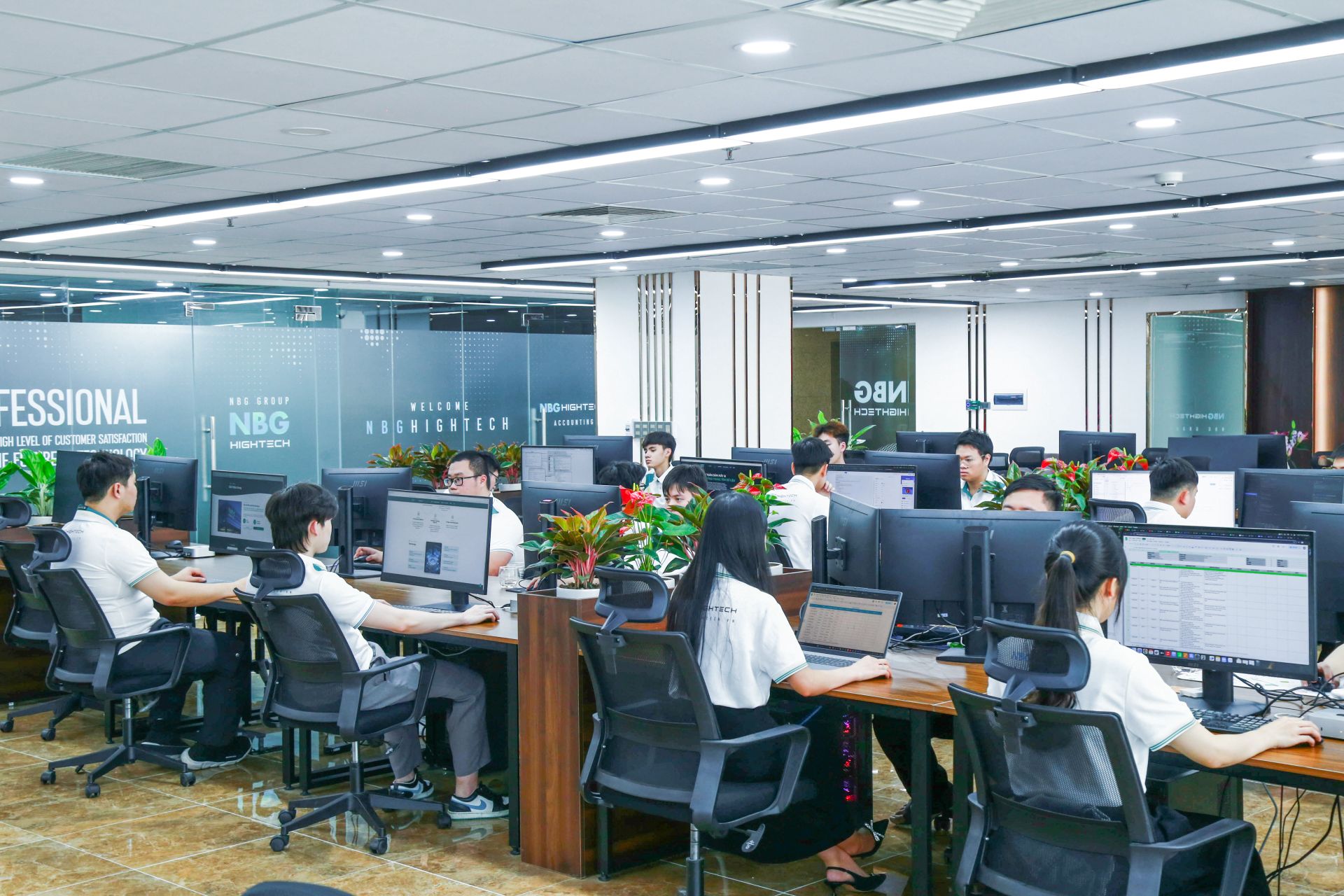 Đội ngũ kỹ sư