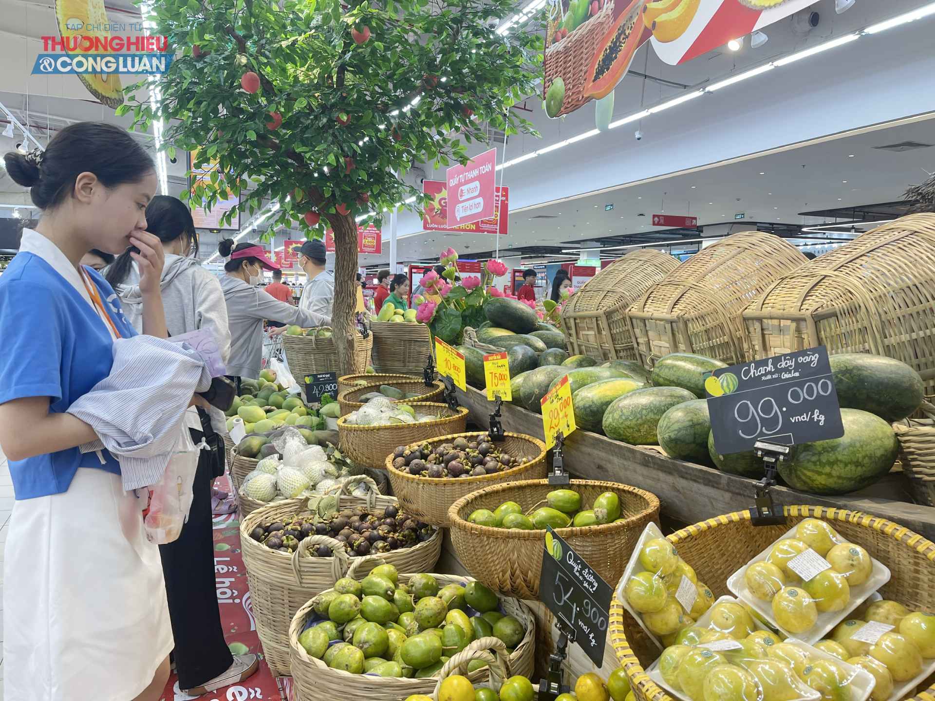Nông sản hữu cơ được bày bán trong siêu thị GO! Thăng Long. Nông sản hữu cơ được bày bán trong siêu thị GO! Thăng Long.