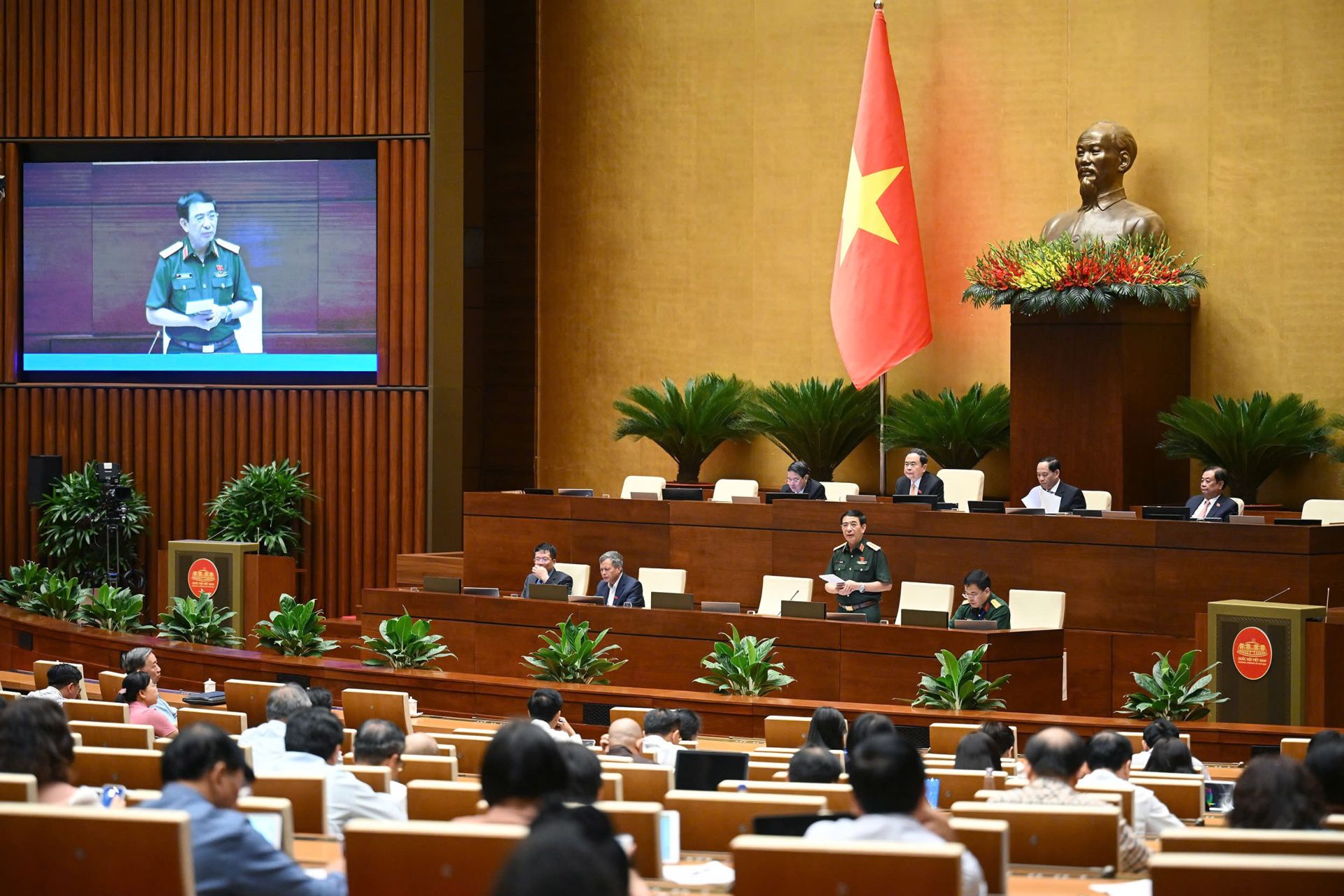 Tuần làm việc thứ 6, Quốc hội sẽ chất vấn về lĩnh vực tài chính, giáo dục và đào tạo