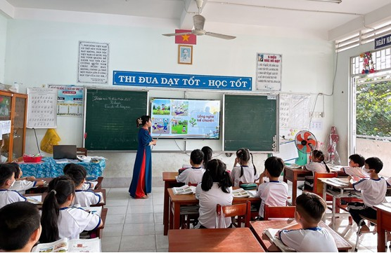 Quốc hội đã biểu quyết thông qua Luật Nhà giáo - Lương của nhà giáo được xếp cao nhất trong hệ thống thang bậc lương hành chính sự nghiệp
