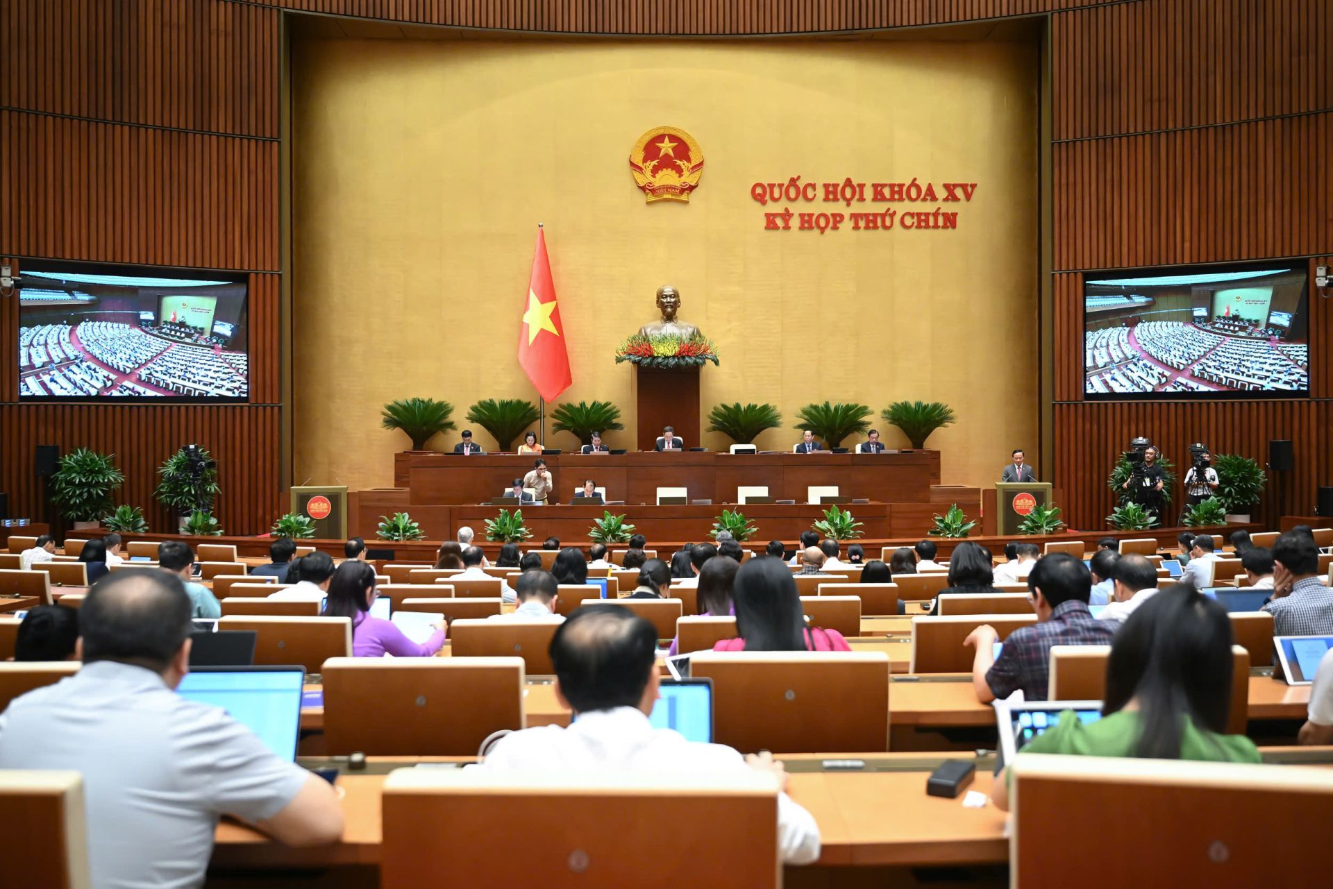 Chủ tịch Quốc hội ký ban hành Nghị quyết số 203 về sửa đổi, bổ sung một số điều của Hiến pháp năm 2013