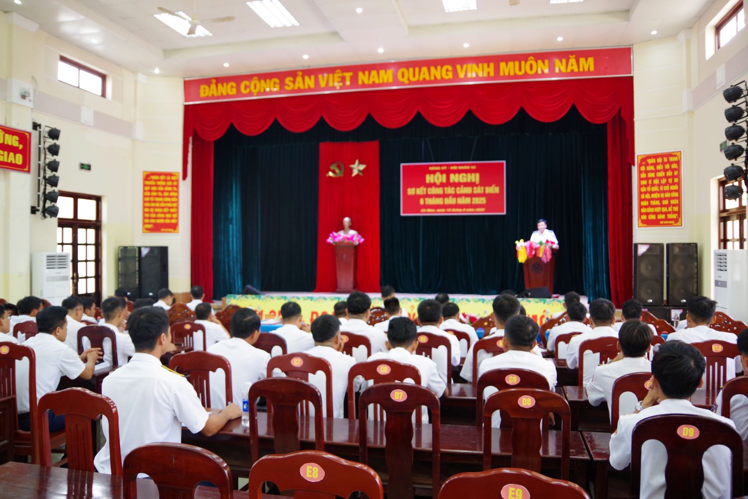 Quang cảnh hội nghị.