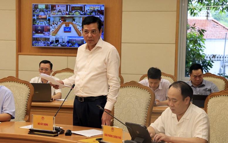Thứ trưởng Bộ Xây dựng Bùi Xuân Dũng cho biết Bộ đã rà soát, bàn giao hồ sơ thiết kế sơ bộ và ranh giới giải phóng mặt bằng để các địa phương xây dựng kế hoạch, triển khai tái định cư và công tác bồi thường - Ảnh: VGP/Minh Khôi Thứ trưởng Bộ Xây dựng Bùi Xuân Dũng cho biết Bộ đã rà soát, bàn giao hồ sơ thiết kế sơ bộ và ranh giới giải phóng mặt bằng để các địa phương xây dựng kế hoạch, triển khai tái định cư và công tác bồi thường - Ảnh: VGP/Minh Khôi