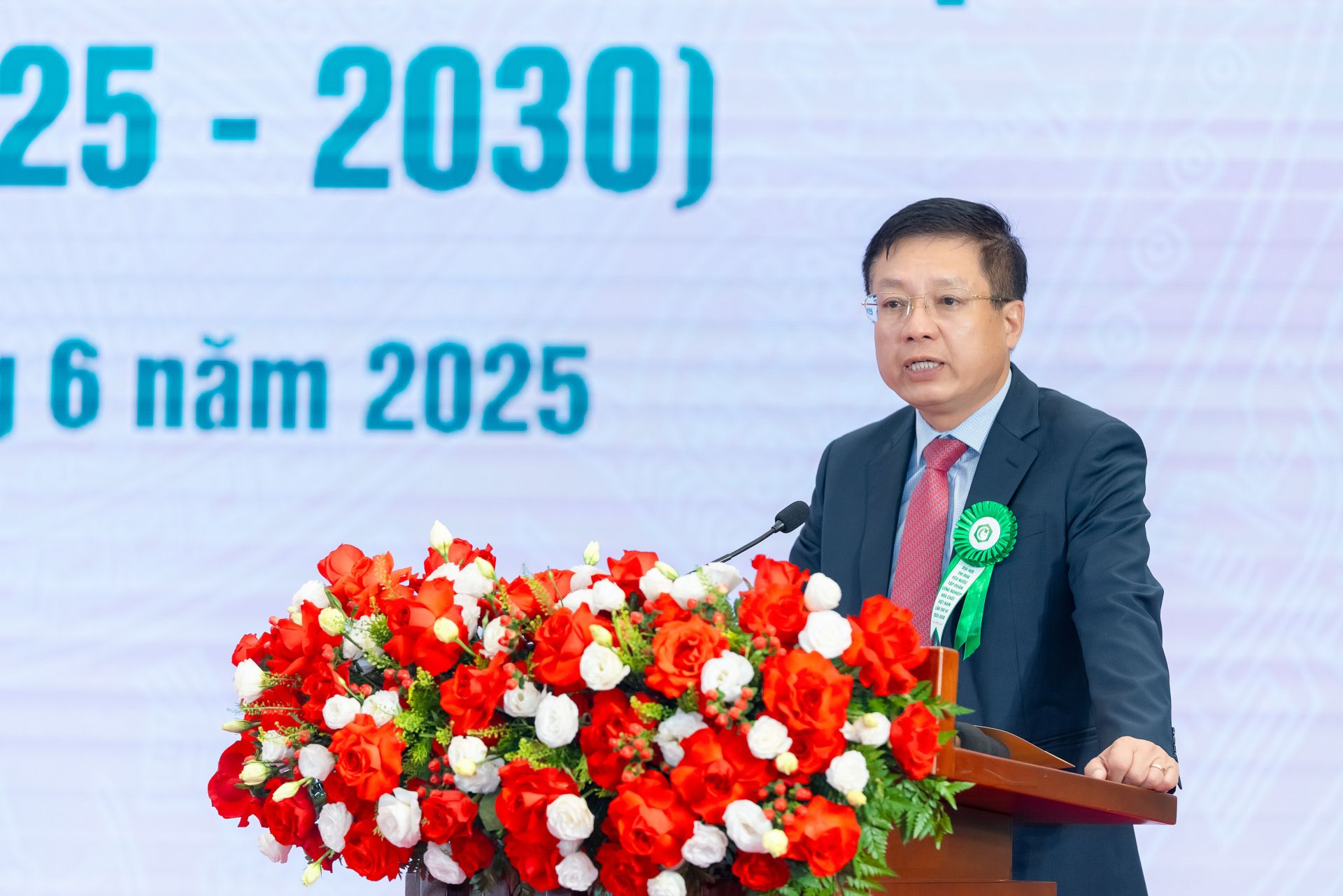Thứ trưởng Bộ Tài chính Hồ Sỹ Hùng phát biểu chỉ đạo tại Đại hội Thứ trưởng Bộ Tài chính Hồ Sỹ Hùng phát biểu chỉ đạo tại Đại hội