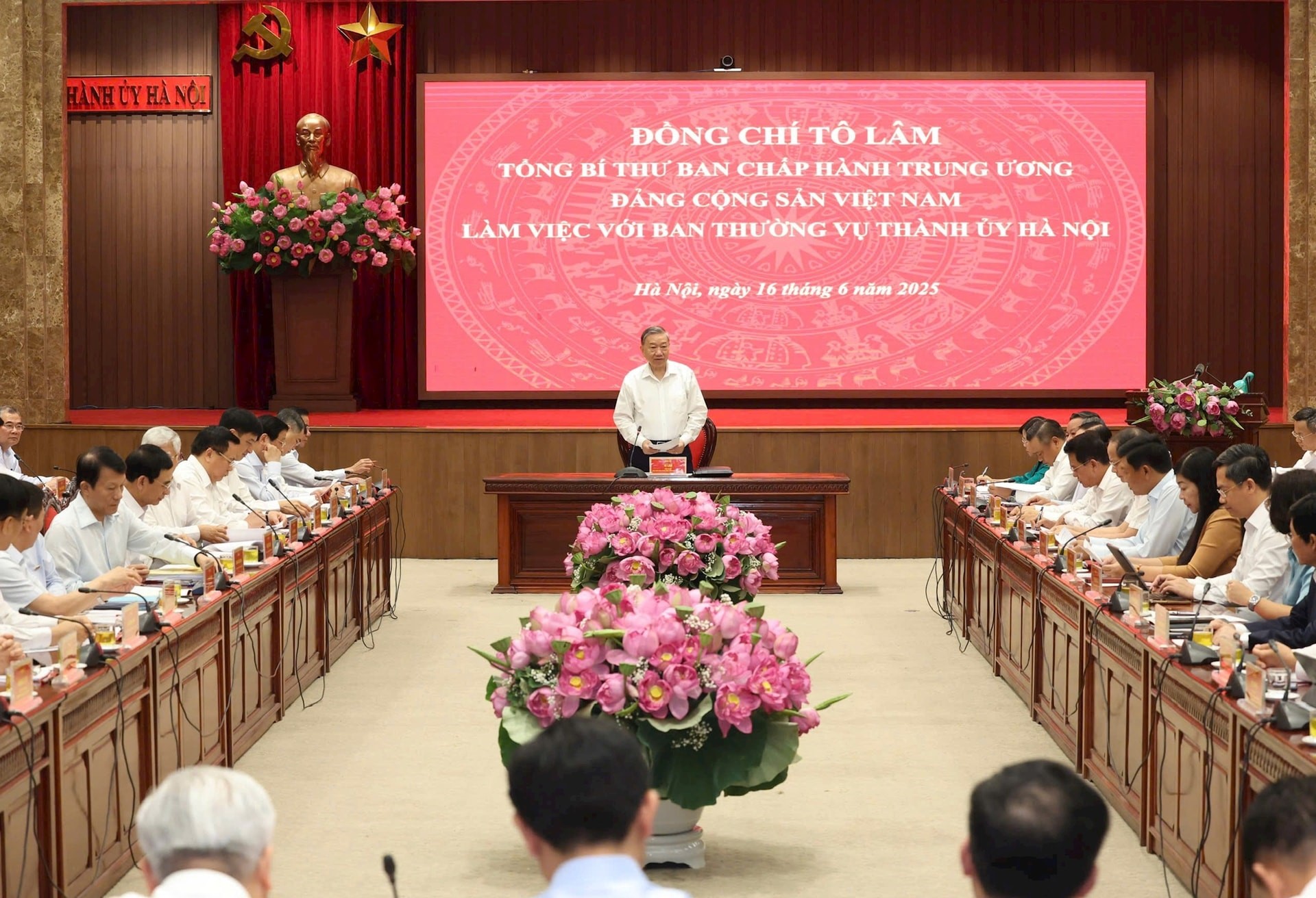 Tổng Bí thư Tô Lâm: Hà Nội phải bứt phá, đi đầu, dẫn dắt phát triển cả nước