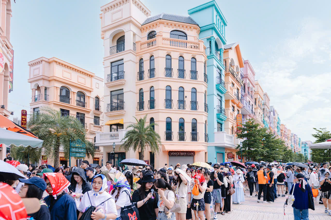 Trong chuỗi sự kiện Anh trai vượt ngàn chông gai, dường như mọi nẻo đường ở Thủ đô đều dẫn về Ocean City Trong chuỗi sự kiện Anh trai vượt ngàn chông gai, dường như mọi nẻo đường ở Thủ đô đều dẫn về Ocean City