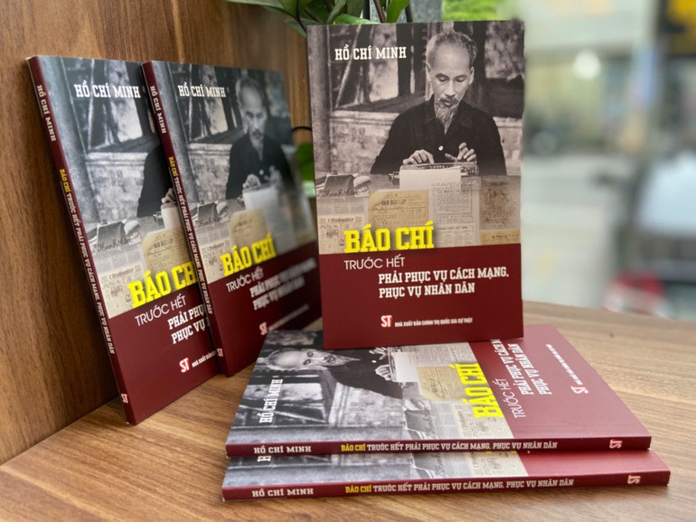 Cuốn sách “Báo chí trước hết phải phục vụ cách mạng, phục vụ nhân dân” Cuốn sách “Báo chí trước hết phải phục vụ cách mạng, phục vụ nhân dân”