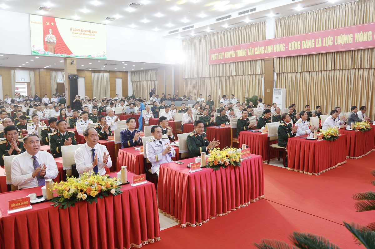 Các đại biểu tham dự buổi Lễ Các đại biểu tham dự buổi Lễ