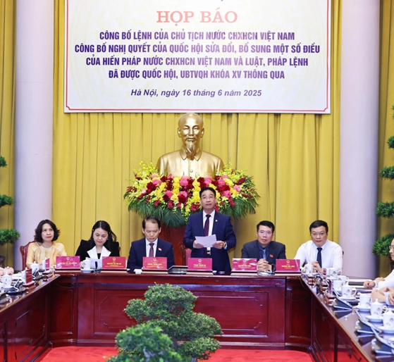 Công bố Lệnh của Chủ tịch nước về Nghị quyết sửa đổi, bổ sung Hiến pháp