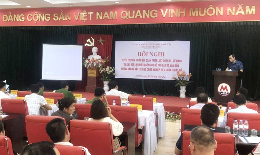 Quang cảnh hội nghị Quang cảnh hội nghị
