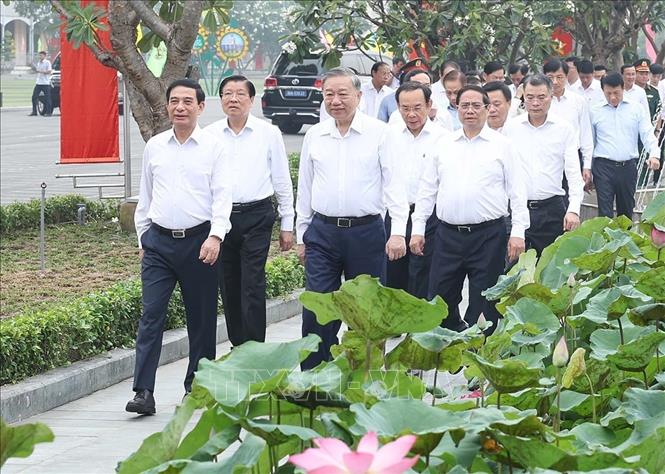 Tổng Bí thư Tô Lâm, Thủ tướng Phạm Minh Chính cùng đoàn công tác Trung ương đến dự buổi làm việc . Ảnh: Thống Nhất/TTXVN