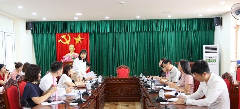 Sáng 18/6, Sở Văn hóa, Thể thao và Du lịch phối hợp với Cục Văn hóa cơ sở, Gia đình và Thư viện tổ chức Hội nghị triển khai các nội dung, nhiệm vụ tổ chức Hội diễn Nghệ thuật quần chúng “Câu hò nối những dòng sông” khu vực Bắc Trung bộ năm 2025. Sáng 18/6, Sở Văn hóa, Thể thao và Du lịch phối hợp với Cục Văn hóa cơ sở, Gia đình và Thư viện tổ chức Hội nghị triển khai các nội dung, nhiệm vụ tổ chức Hội diễn Nghệ thuật quần chúng “Câu hò nối những dòng sông” khu vực Bắc Trung bộ năm 2025.
