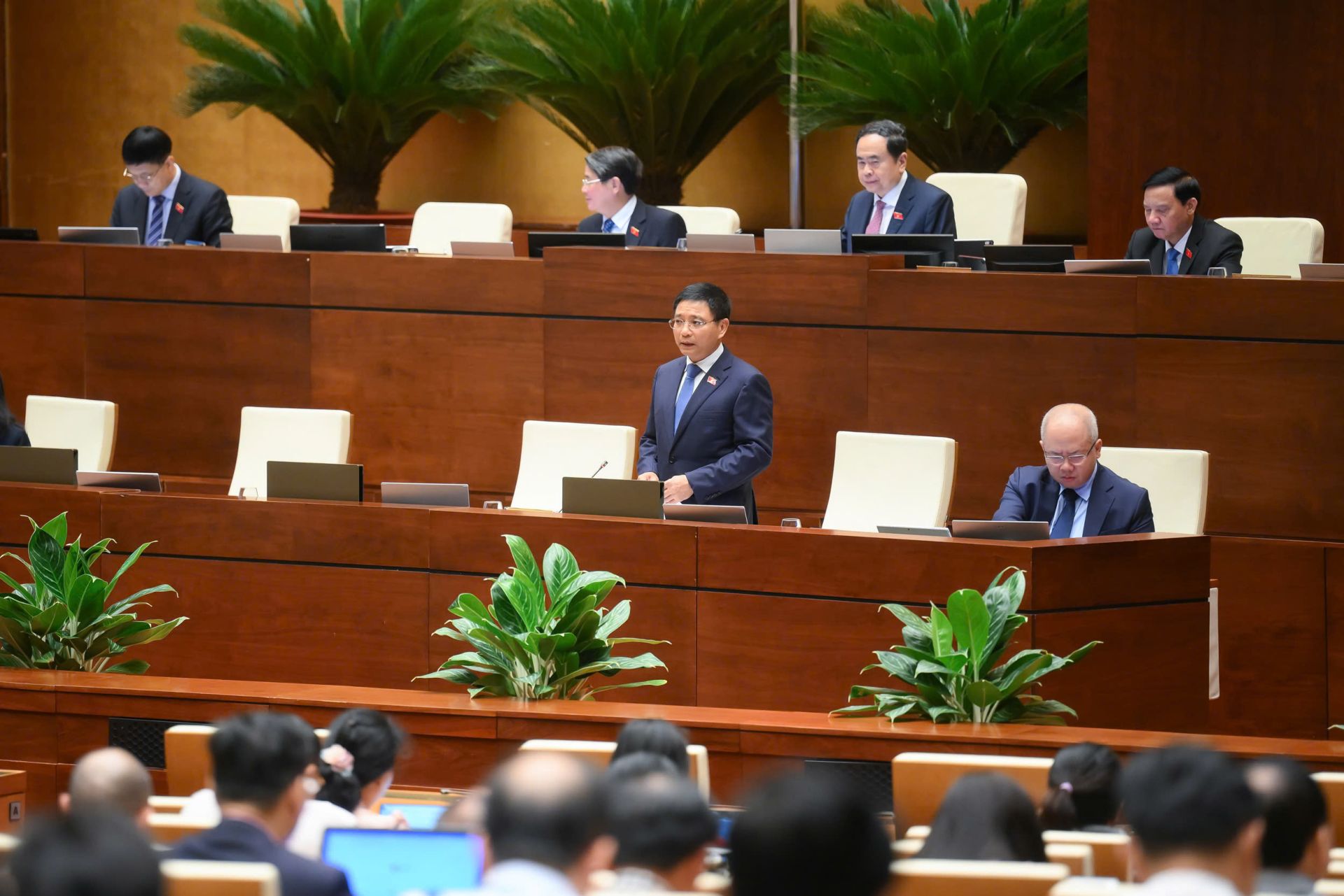 Bộ trưởng Bộ Tài chính Nguyễn Văn Thắng trả lời chất vấn