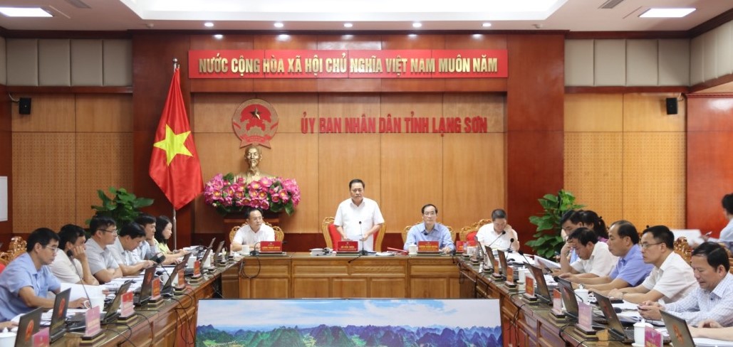 UBND tỉnh Lạng Sơn thảo luận và quyết định nhiều nội dung quan trọng tại phiên họp thường kỳ tháng Sáu