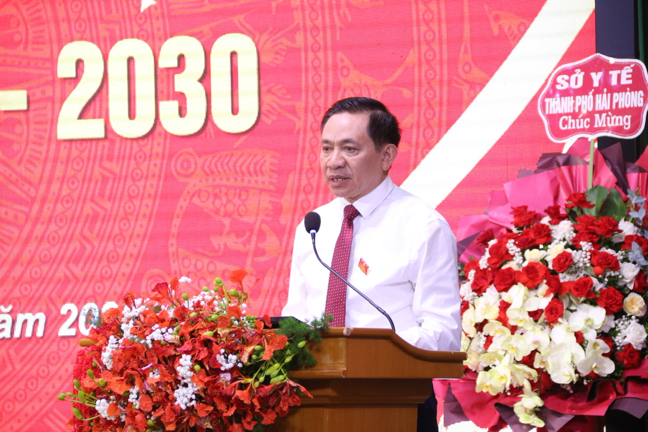 Đồng chí Nguyễn Quang Tập, Bí thư Đảng ủy, Chủ tịch Hội đồng Quản lý Bệnh viện phát biểu khai mạc Đại hội. Đồng chí Nguyễn Quang Tập, Bí thư Đảng ủy, Chủ tịch Hội đồng Quản lý Bệnh viện phát biểu khai mạc Đại hội.