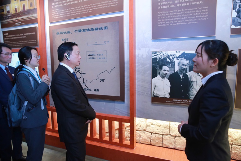 Phó Thủ tướng Trần Hồng Hà thăm Khu di tích lịch sử Chủ tịch Hồ Chí Minh tại TP. Côn Minh - Ảnh: VGP/Minh Khôi Phó Thủ tướng Trần Hồng Hà thăm Khu di tích lịch sử Chủ tịch Hồ Chí Minh tại TP. Côn Minh - Ảnh: VGP/Minh Khôi