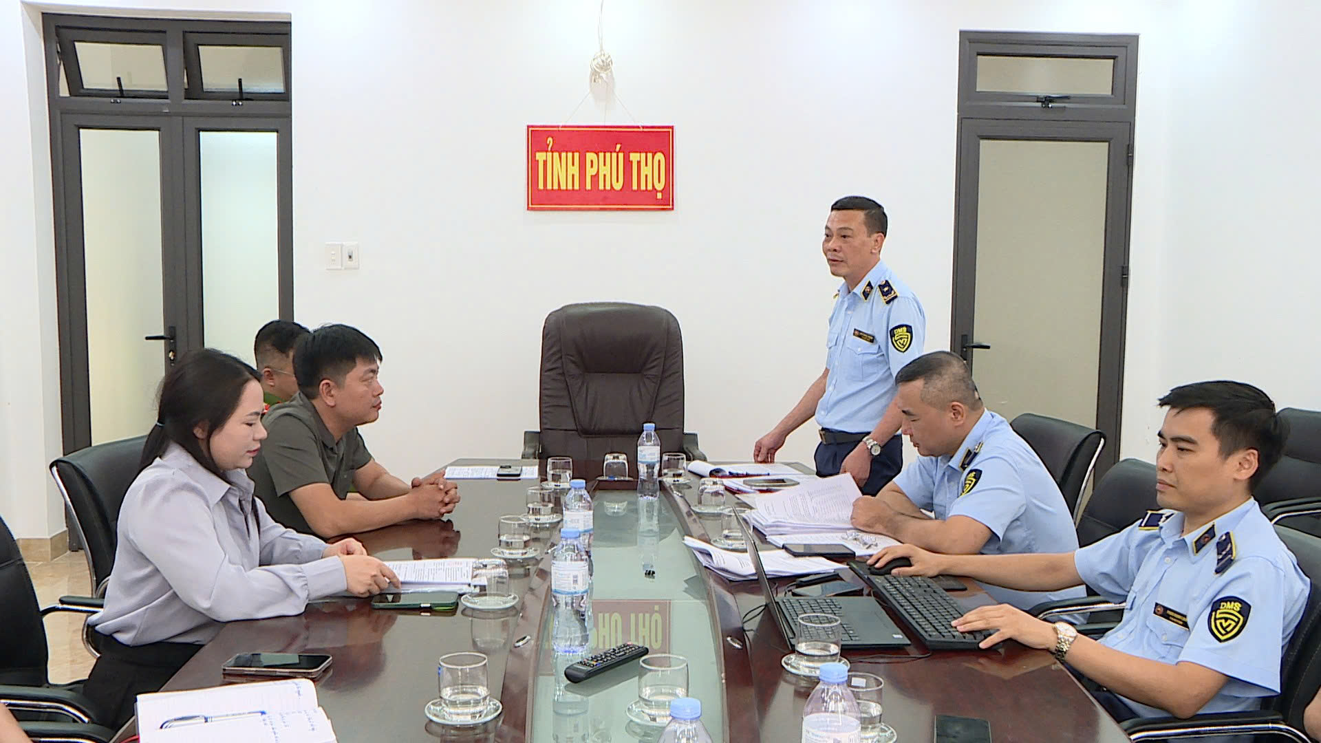 Lực lượng chức năng kiểm tra đột xuất hoạt động sản xuất, kinh doanh hàng hoá của Công ty TNHH Yến sào Tuấn Dương & TKT Lực lượng chức năng kiểm tra đột xuất hoạt động sản xuất, kinh doanh hàng hoá của Công ty TNHH Yến sào Tuấn Dương & TKT