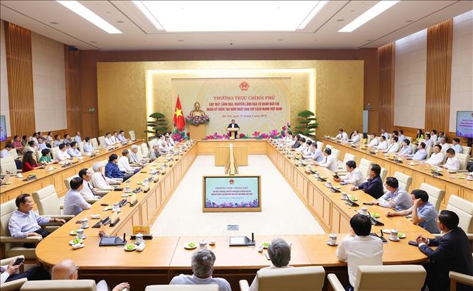 Thủ tướng Phạm Minh Chính chủ trì cuộc gặp của Thường trực Chính phủ với lãnh đạo, nguyên lãnh đạo các cơ quan báo chí. Ảnh: Dương GiangTTXVN Thủ tướng Phạm Minh Chính chủ trì cuộc gặp của Thường trực Chính phủ với lãnh đạo, nguyên lãnh đạo các cơ quan báo chí. Ảnh: Dương GiangTTXVN