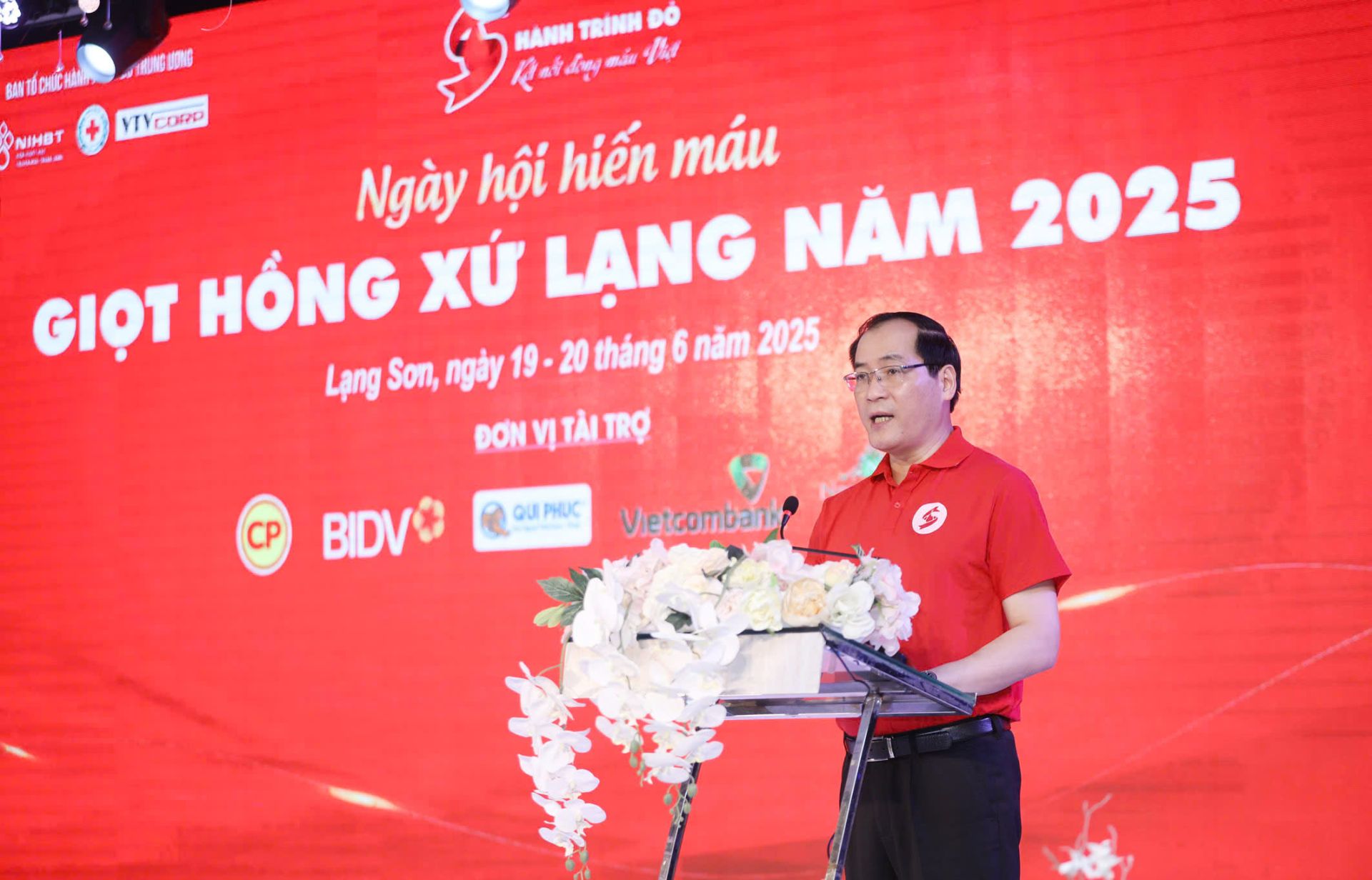 Phó Chủ tịch Thường trực UBND tỉnh Lạng Sơn Dương Xuân Huyên, Trưởng Ban chỉ đạo Vận động hiến máu tình nguyện tỉnh Lạng Sơn phát biểu tại chương trình Phó Chủ tịch Thường trực UBND tỉnh Lạng Sơn Dương Xuân Huyên, Trưởng Ban chỉ đạo Vận động hiến máu tình nguyện tỉnh Lạng Sơn phát biểu tại chương trình