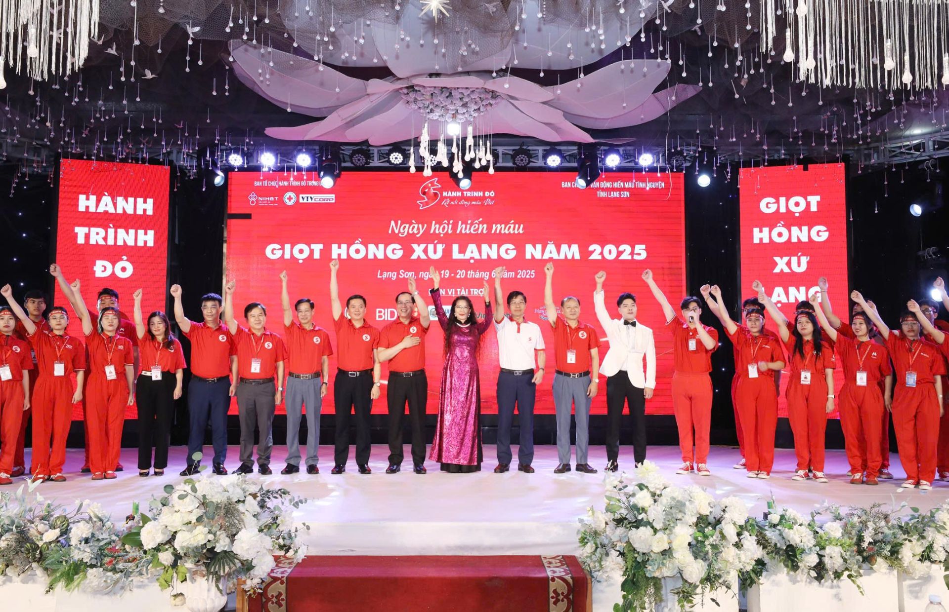 Lạng Sơn: Hàng nghìn tình nguyện viên tham gia Chương trình Hành trình đỏ năm 2025