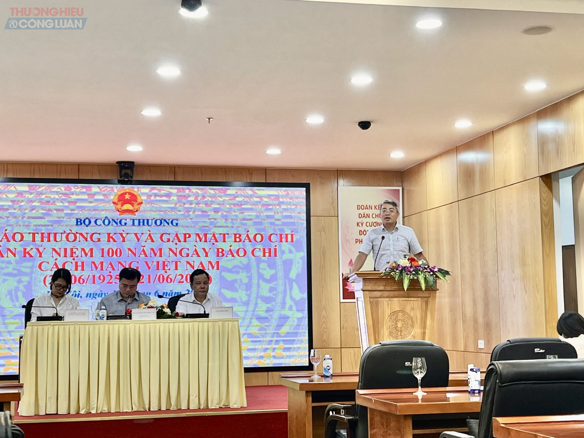 Bộ Công Thương: Gỡ bỏ hơn 33.000 sản phẩm và xử lý trên 11.000 gian hàng có dấu hiệu vi phạm trên TMĐT