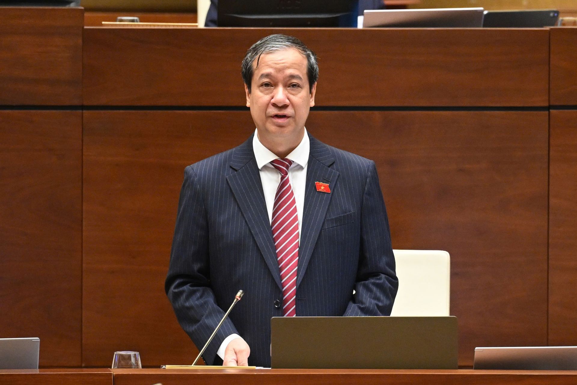 Bộ trưởng Bộ Giáo dục và Đào tạo Nguyễn Kim Sơn.