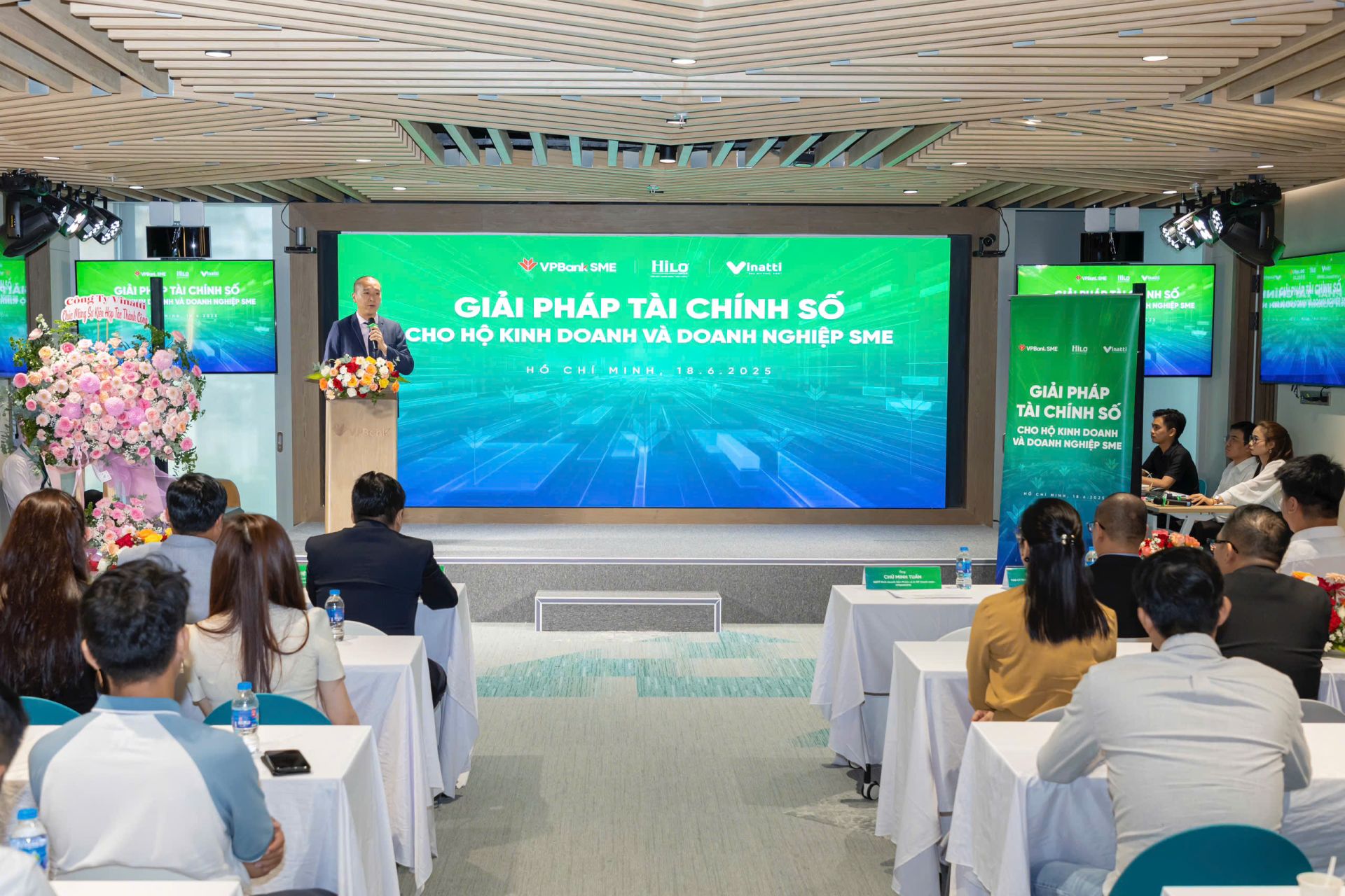 Tọa đàm “Giải pháp tài chính số cho hộ kinh doanh và doanh nghiệp SME” mở ra giải pháp toàn diện cho hộ kinh doanh chuyển đổi lên doanh nghiệp Tọa đàm “Giải pháp tài chính số cho hộ kinh doanh và doanh nghiệp SME” mở ra giải pháp toàn diện cho hộ kinh doanh chuyển đổi lên doanh nghiệp