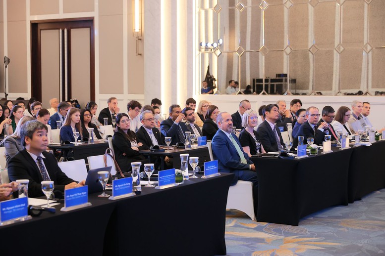 Hội thảo công bố Báo cáo Kinh tế Việt Nam 2025 - Ảnh: BNG Hội thảo công bố Báo cáo Kinh tế Việt Nam 2025 - Ảnh: BNG
